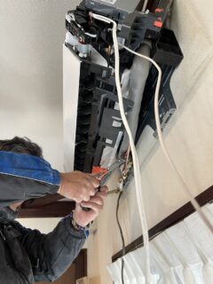 T様  トイレ換気扇、エアコン取り付け工事